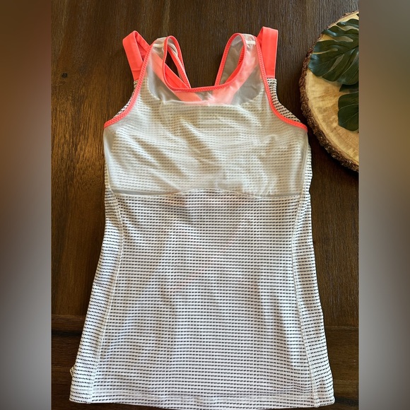 Lululemon size 8 tank with printed polka dots with mesh and coral color - Picture 2 of 7